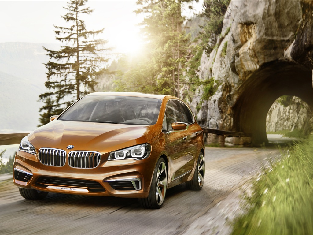 2013 BMW Concept Active Tourer 宝马旅行车 高清壁纸6 - 1024x768