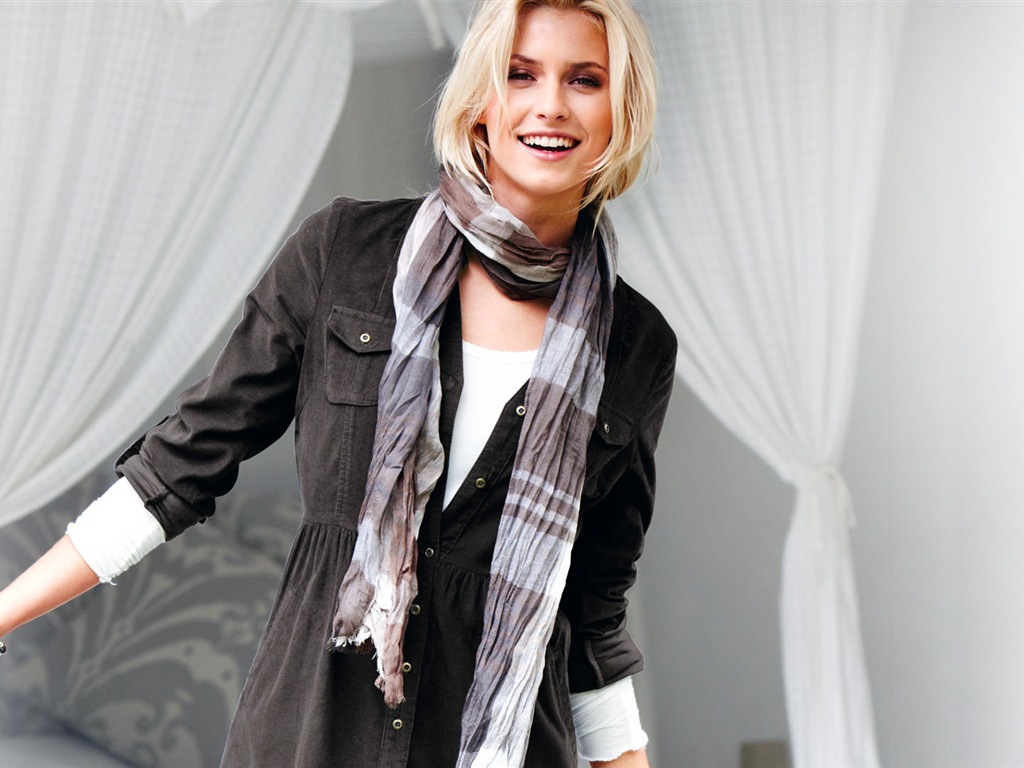 Lena Gercke 莉娜·格爾克 高清壁紙 #19 - 1024x768