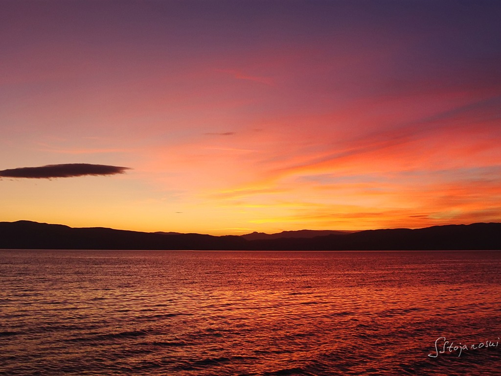 Après le coucher du soleil, le lac d'Ohrid, fonds d'écran Windows 8 thème HD #12 - 1024x768