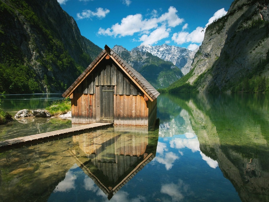 Réflexion dans le fond d'un paysage naturel de l'eau #15 - 1024x768