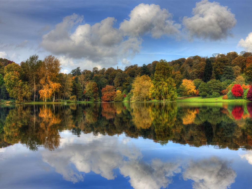 El agua y los árboles en otoño fondos de pantalla HD #11 - 1024x768