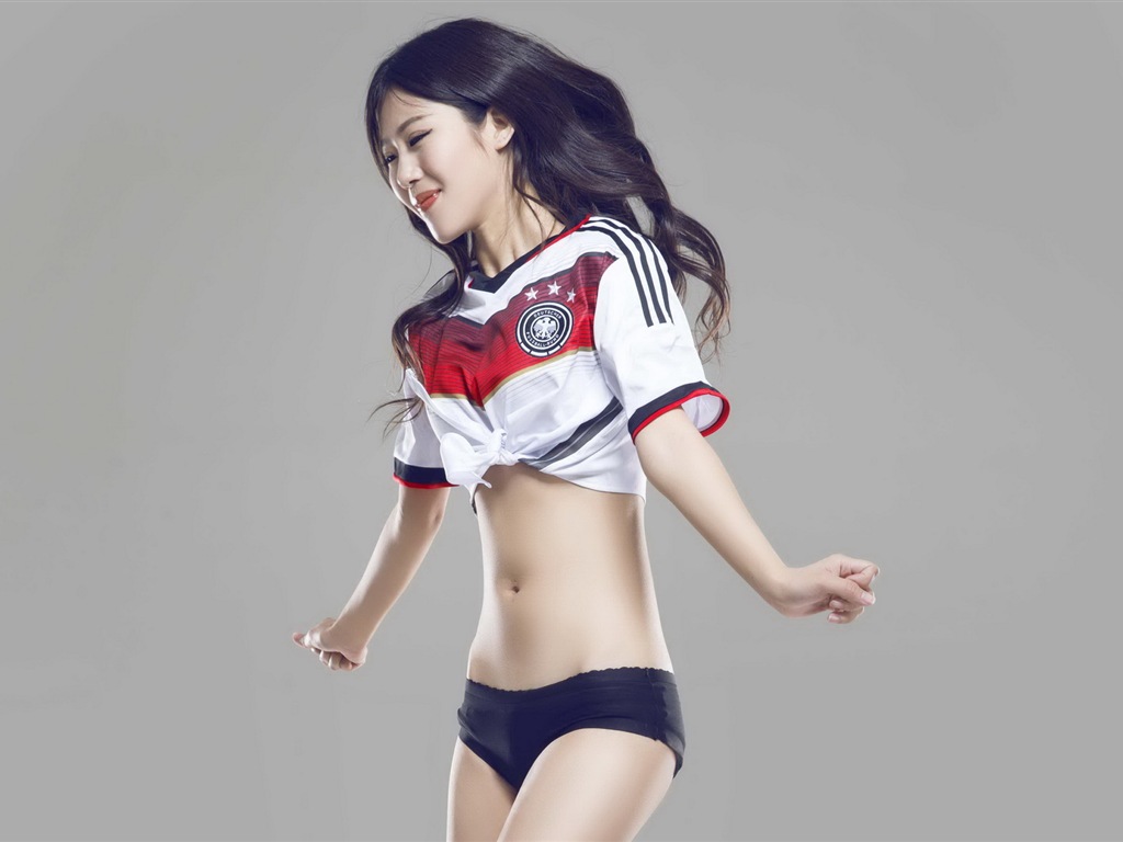 32 camisetas de la Copa del Mundo de fútbol, bebé wallpapers hermosas chicas HD #5 - 1024x768