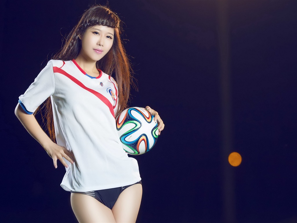 世界杯32強球衣，美女足球寶貝高清壁紙 #11 - 1024x768