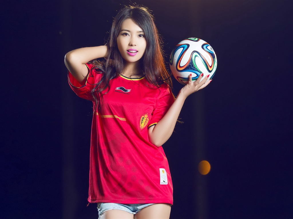 32 World Cup dresy, fotbalové dítě krásné dívky HD Tapety na plochu #31 - 1024x768