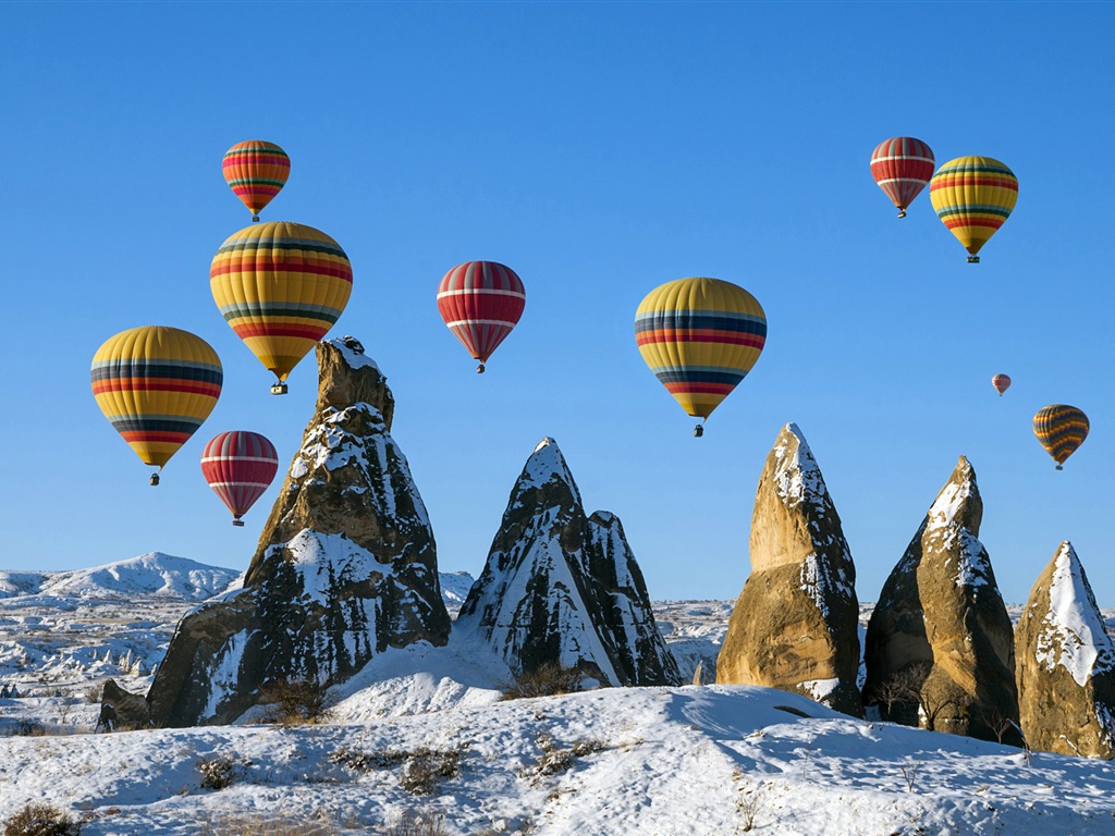 Ballon à air chaud de ciel, Windows 8 fonds d'écran thème HD #4 - 1024x768