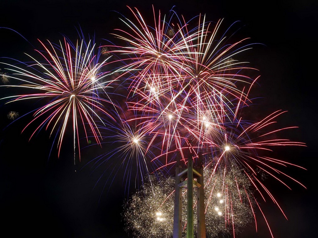 La belleza del cielo nocturno, fuegos artificiales hermosos fondos de pantalla #3 - 1024x768