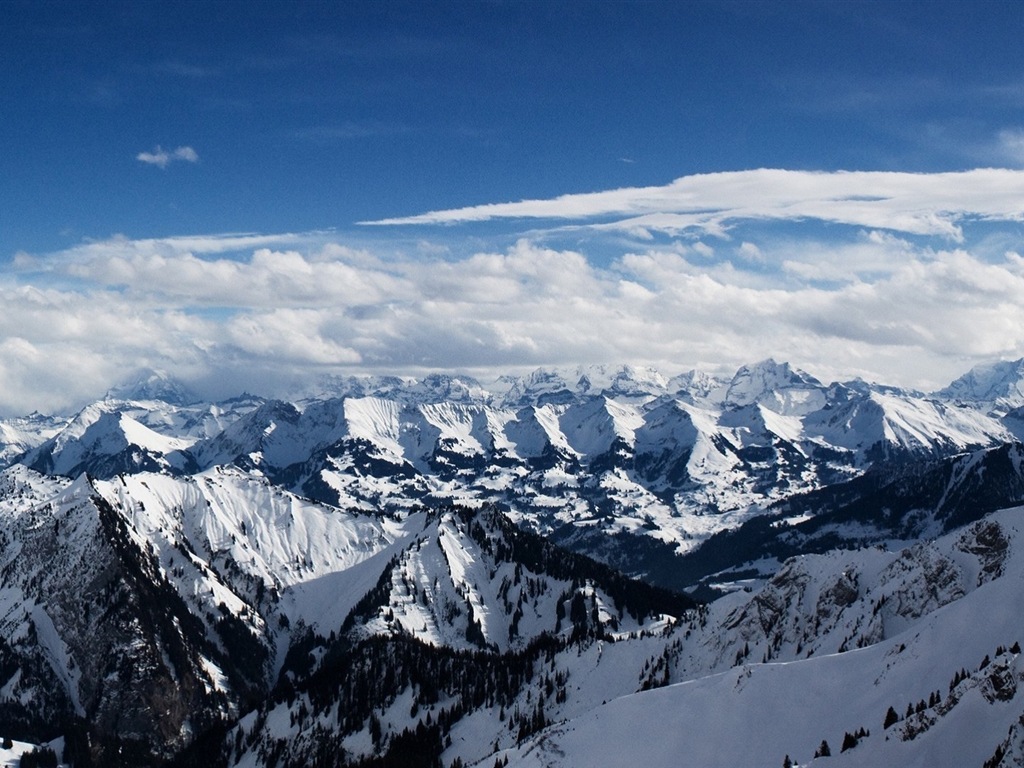 Hiver, neige, montagnes, lacs, arbres, routes fonds d'écran HD #18 - 1024x768