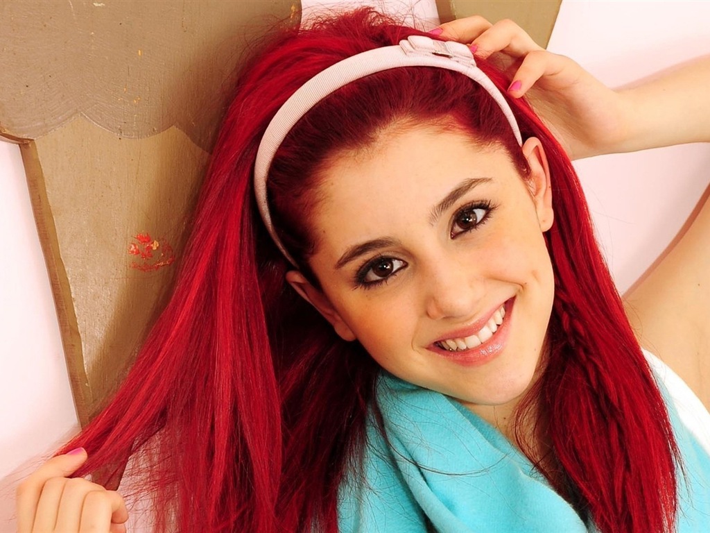 Ariana Grande HD tapety na plochu #6 - 1024x768