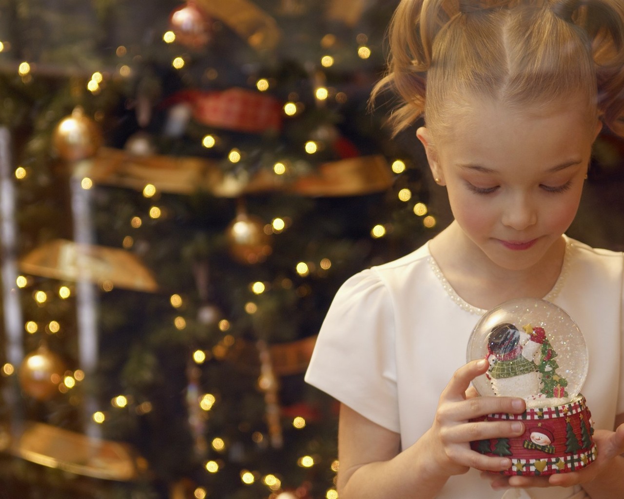 La gente celebra la Navidad Fondos de Inicio #38 - 1280x1024