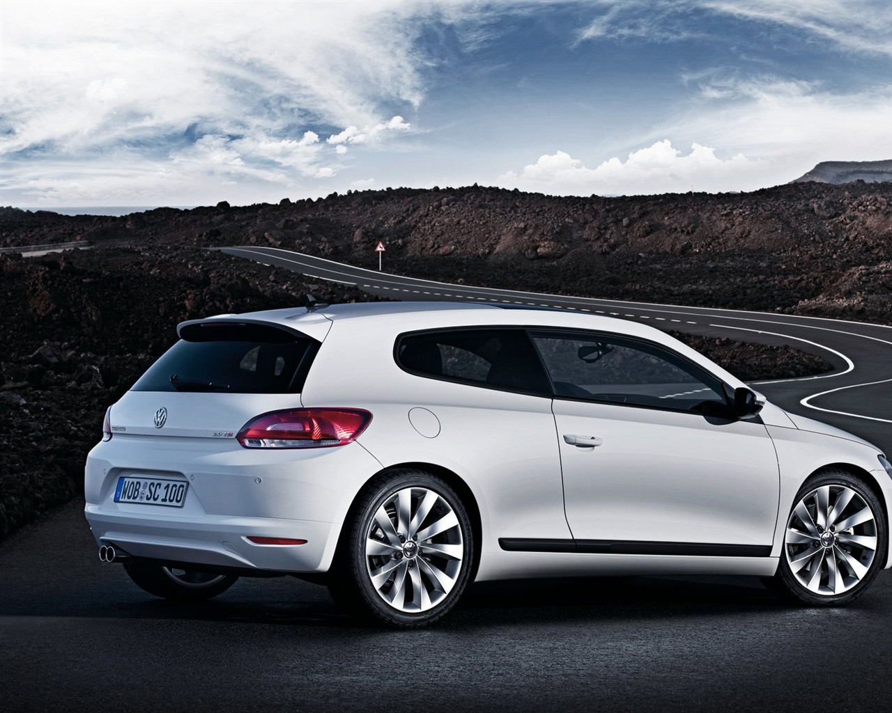 HD car wallpapers (4) #17 - 1280x1024