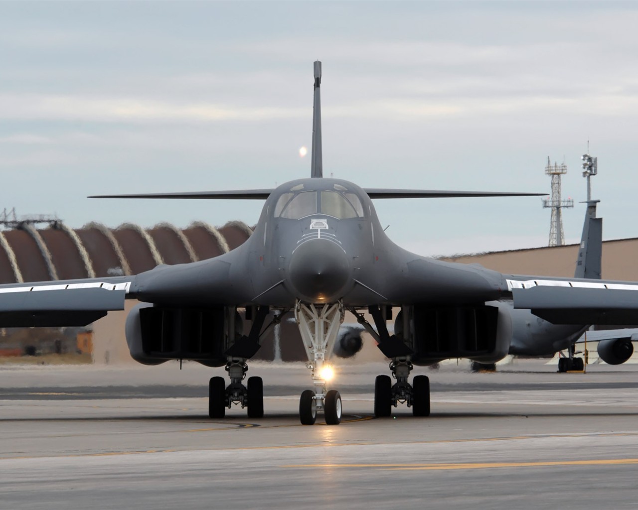 HD military aircraft wallpaper #2 - 1280x1024