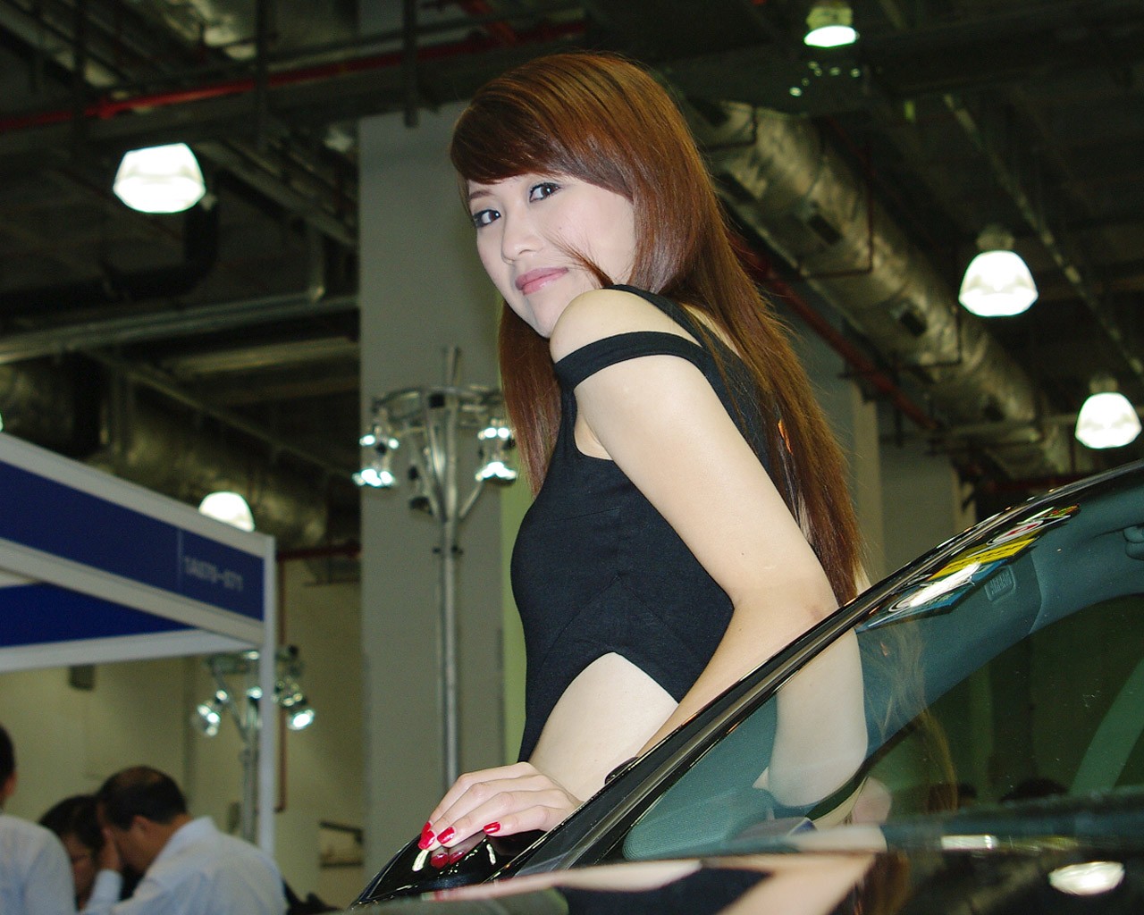 Auto Salon Model Wallpapers #8 - 1280x1024