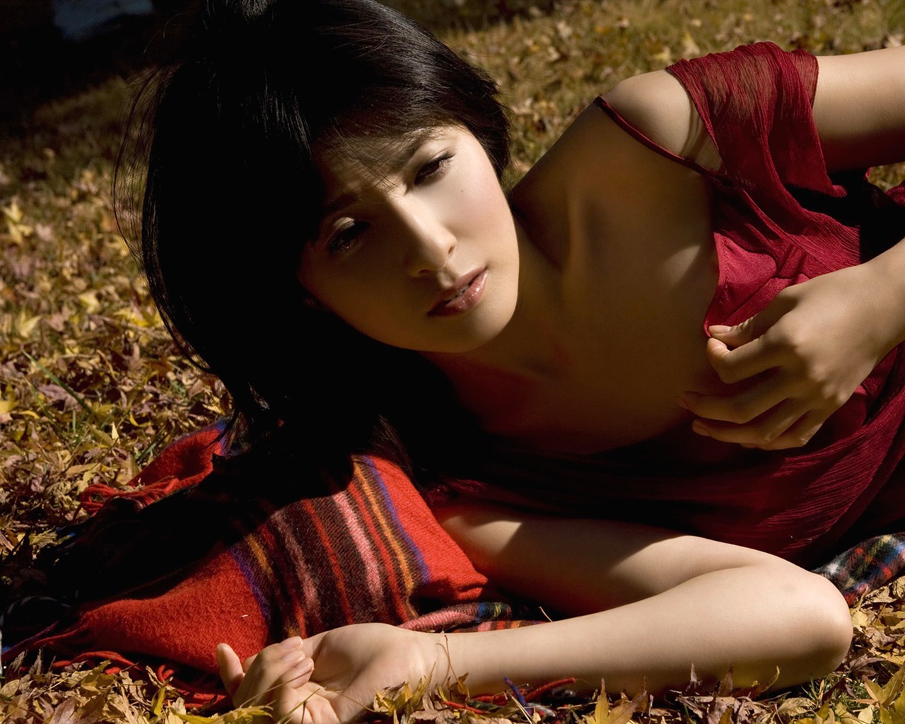 美女松木里菜 壁纸专辑(一)9 - 1280x1024