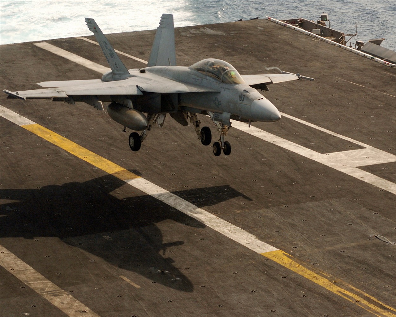 Select a magnificent scene of military wallpaper #12 - 1280x1024