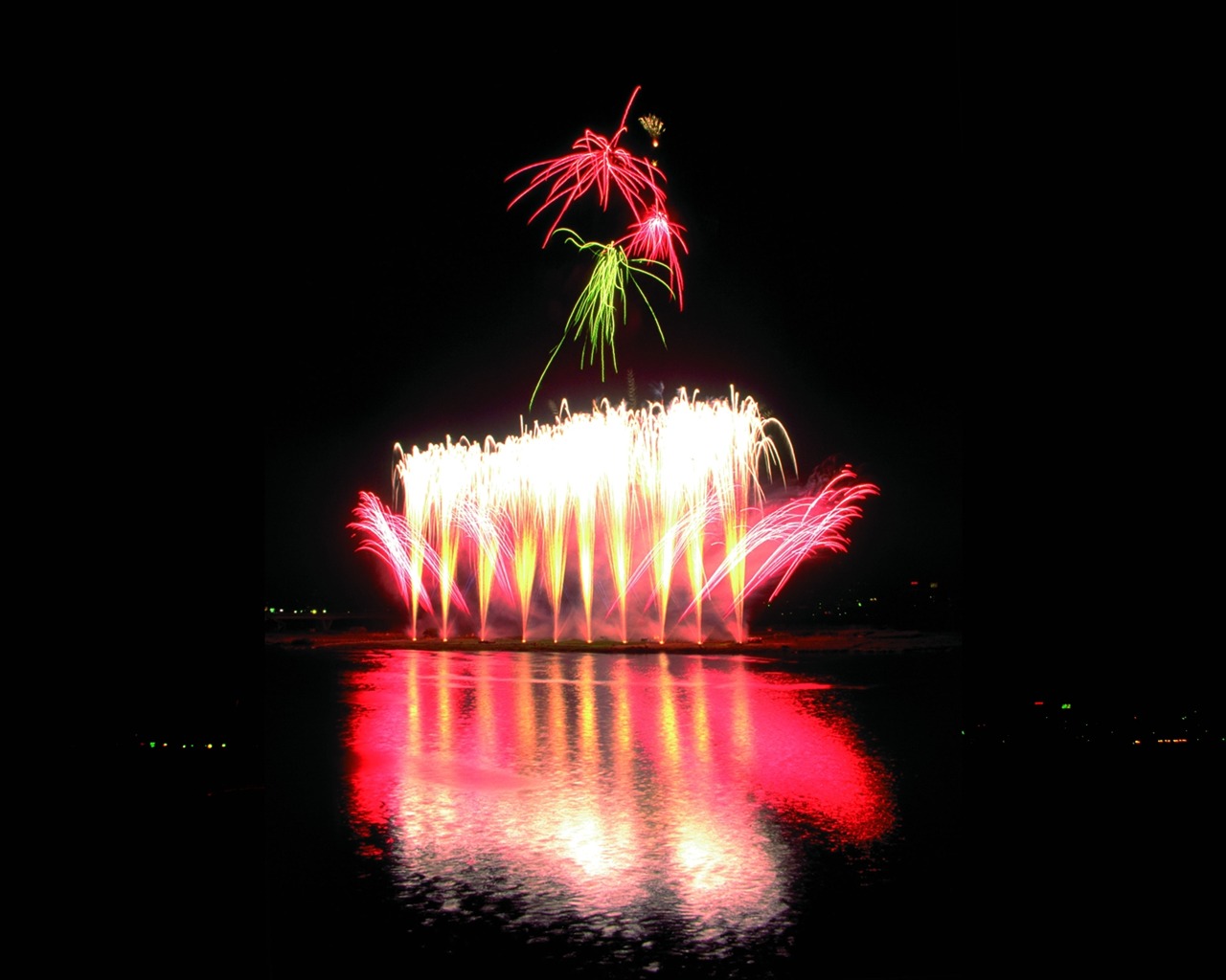 Festival fireworks display wallpaper #33 - 1280x1024