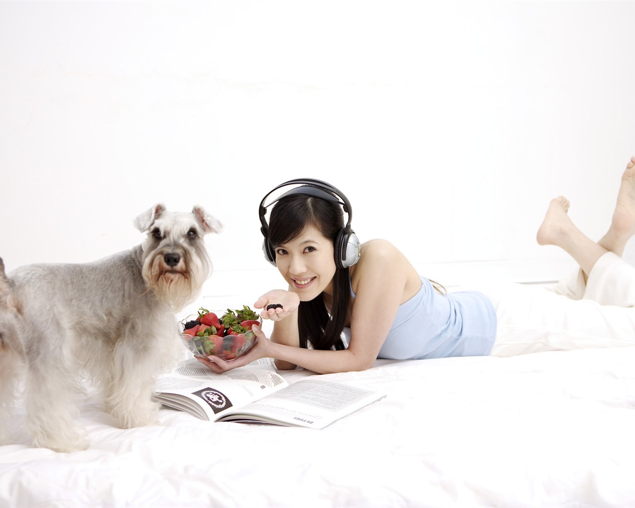 Beauty and the pet HD wallpaper #5 - 1280x1024