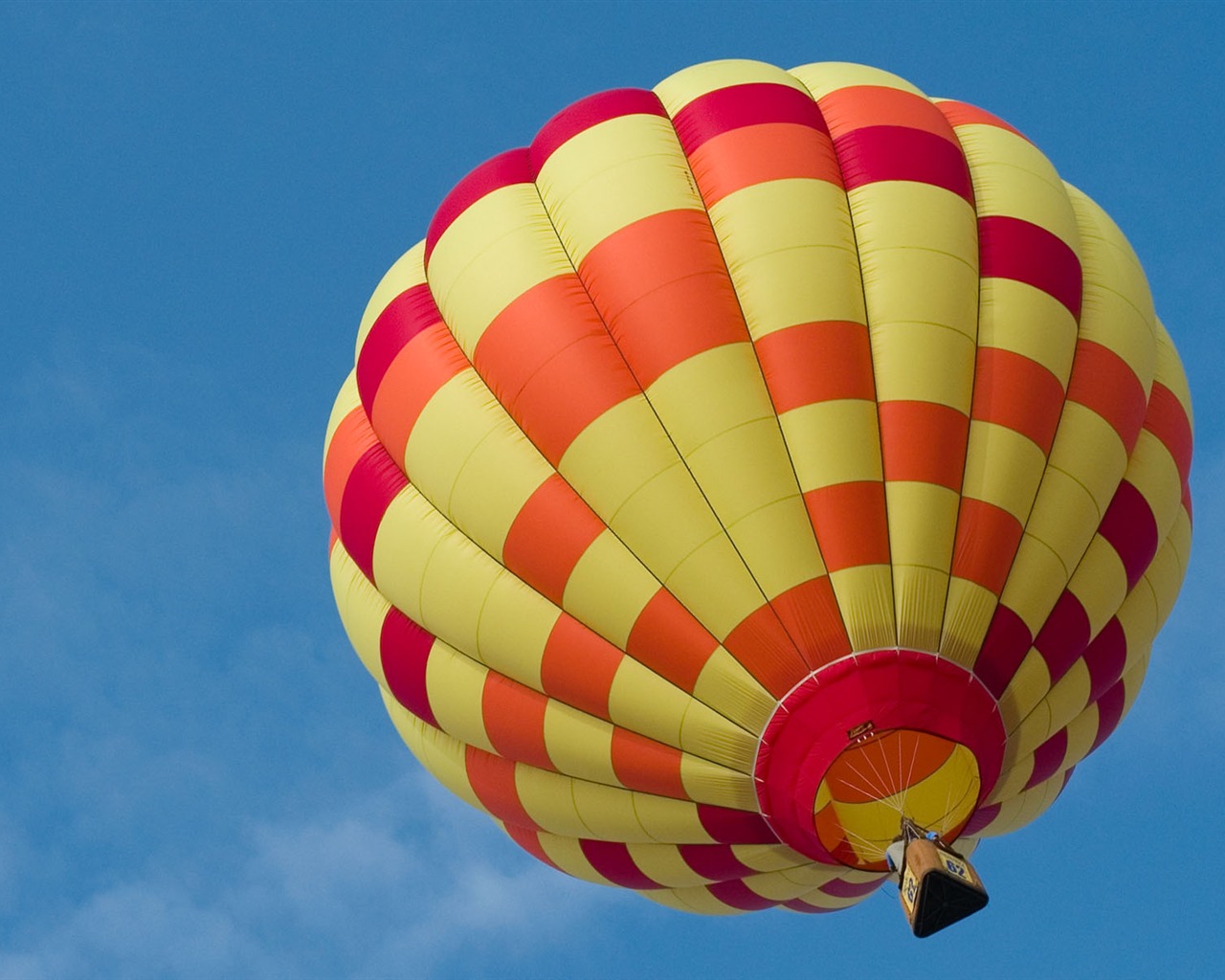 Hot air balloon wallpaper #9 - 1280x1024