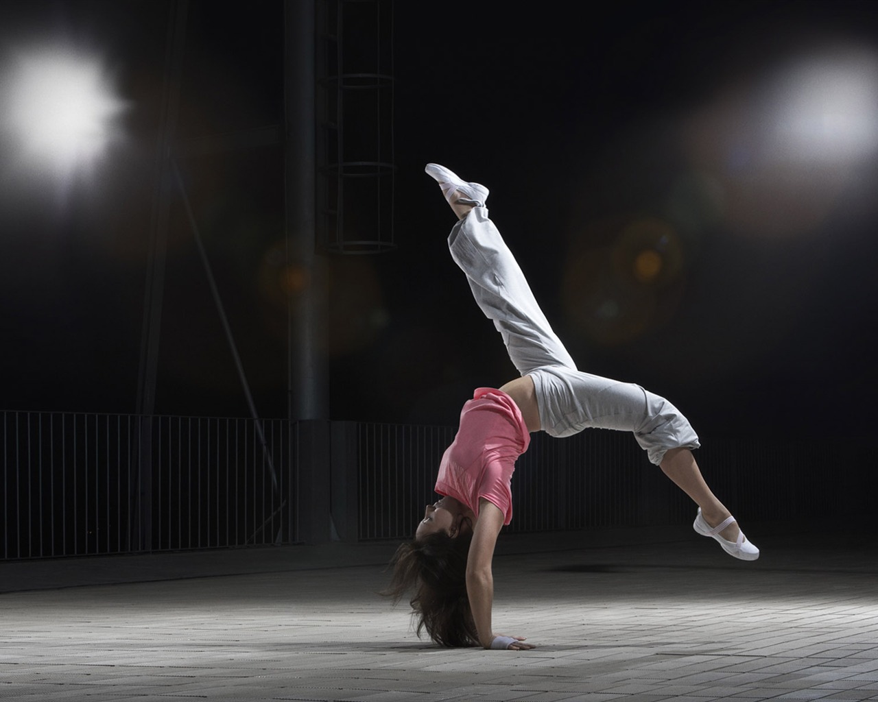 Leisure Sports Women Wallpapers #19 - 1280x1024