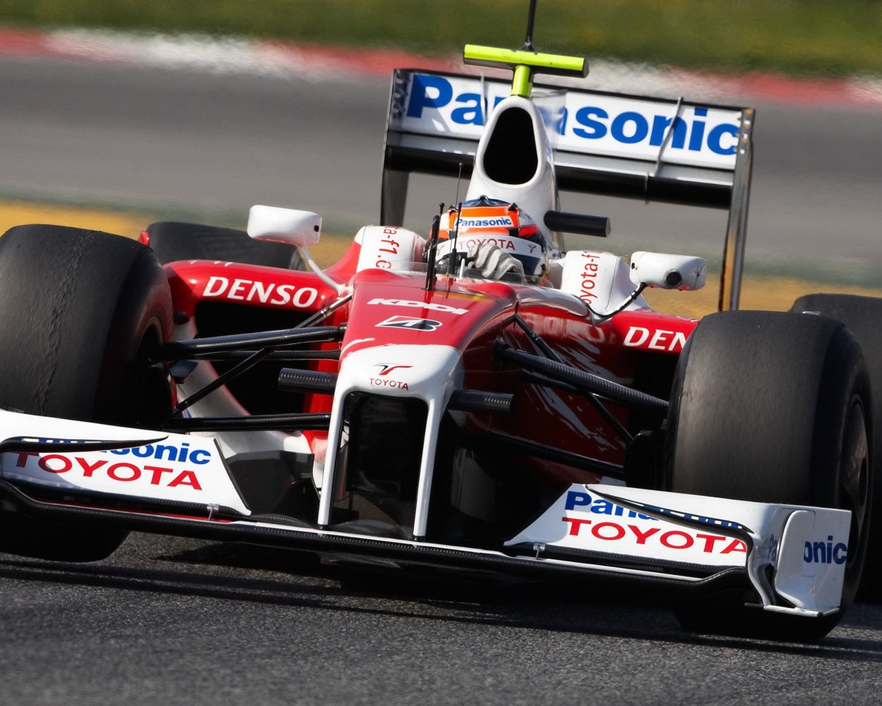 Toyota TF109 2009 F1 Car wallpaper #7 - 1280x1024