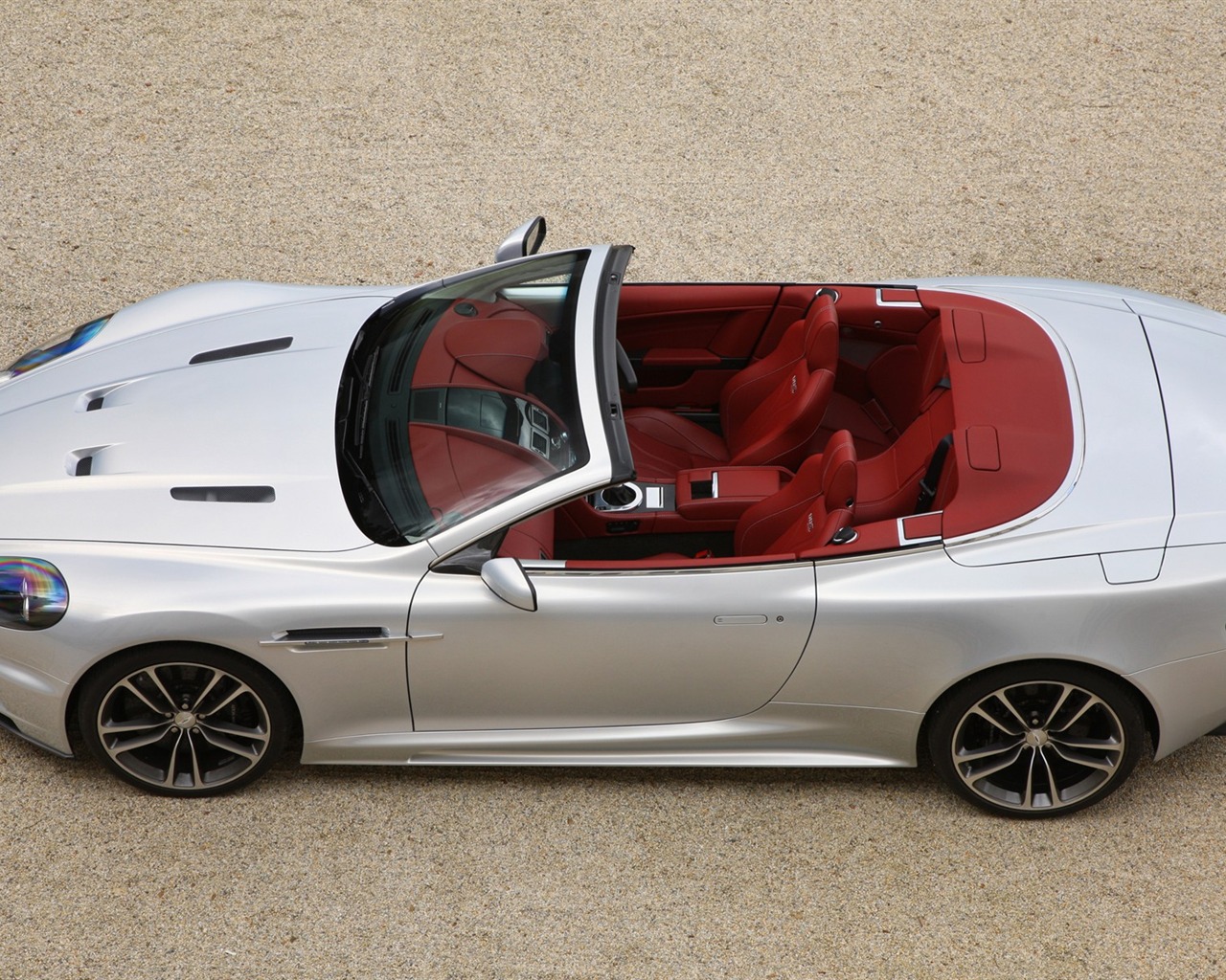 Tapety na plochu Aston Martin (1) #8 - 1280x1024