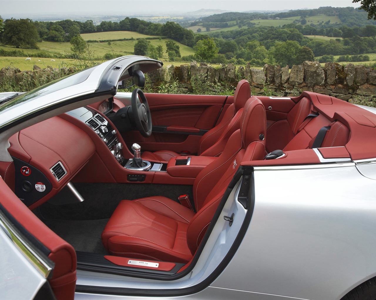 Tapety na plochu Aston Martin (1) #14 - 1280x1024
