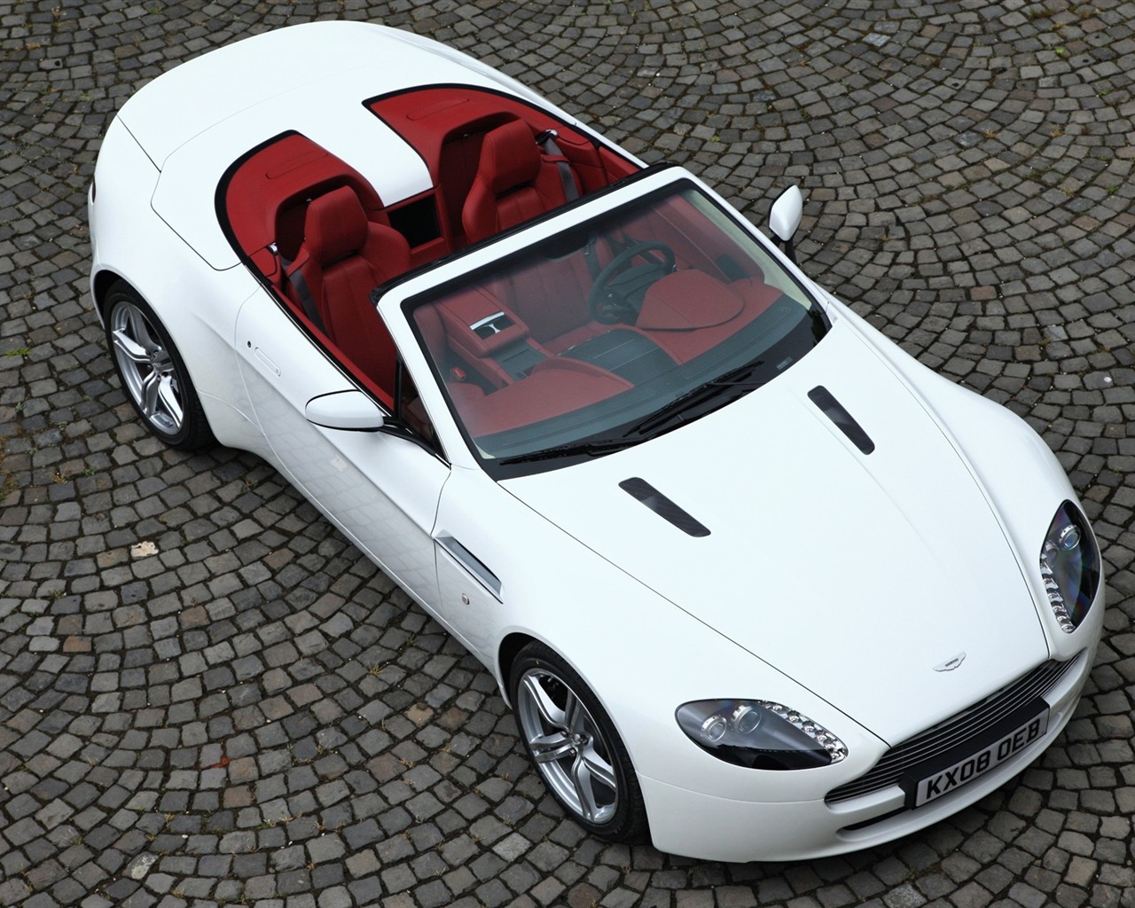 Tapety na plochu Aston Martin (2) #1 - 1280x1024