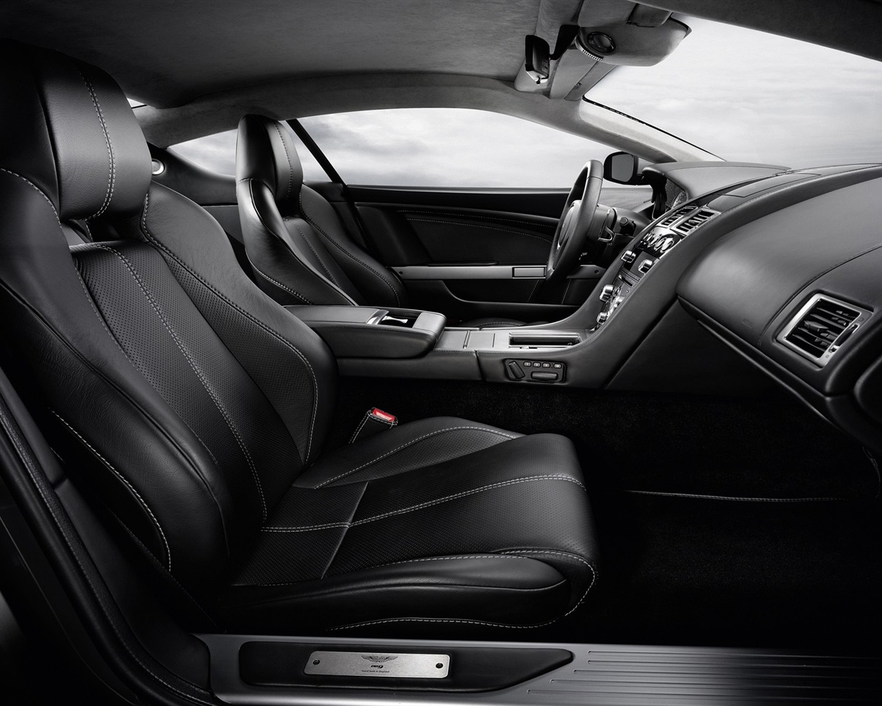 Tapety na plochu Aston Martin (2) #8 - 1280x1024