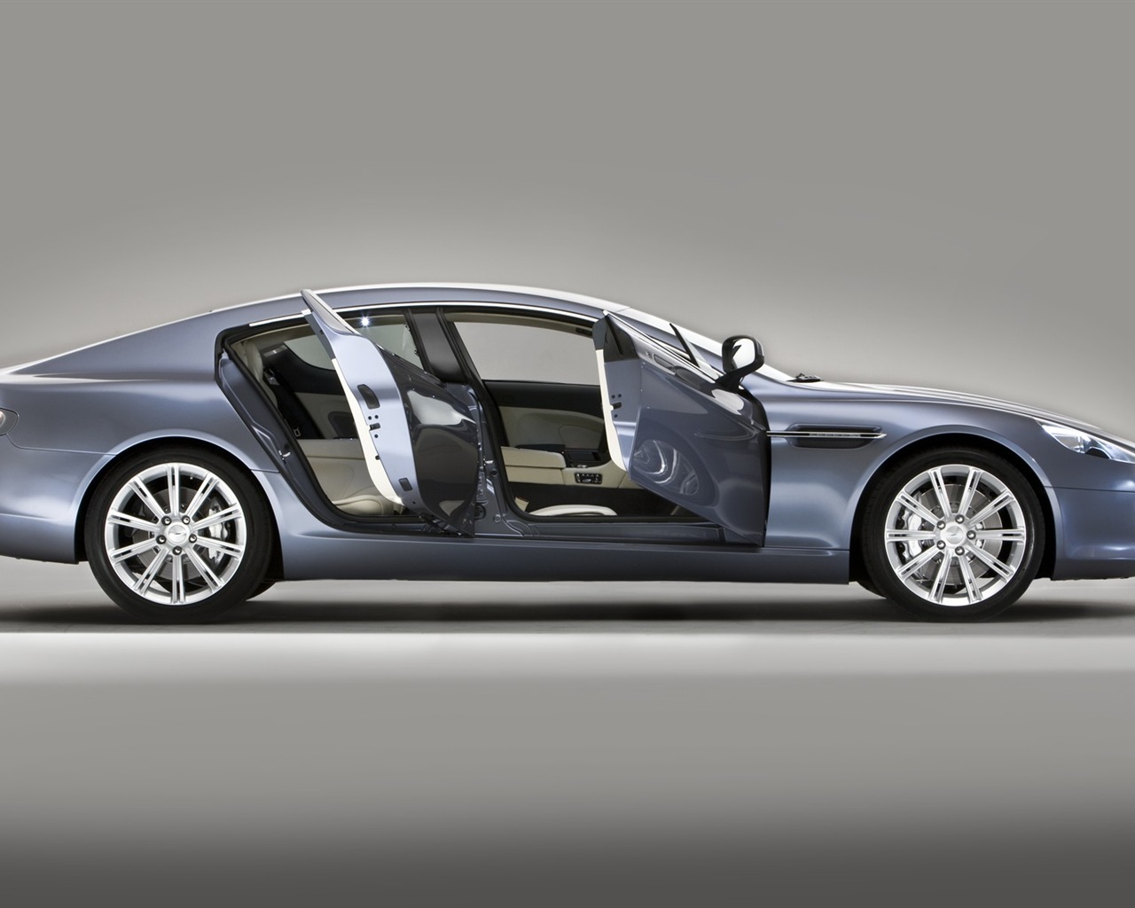 Aston Martin 阿斯顿·马丁 壁纸(二)9 - 1280x1024