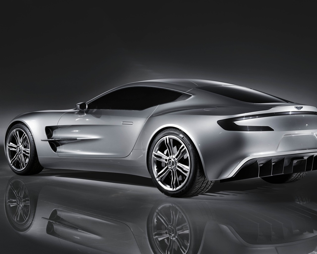 Tapety na plochu Aston Martin (2) #16 - 1280x1024