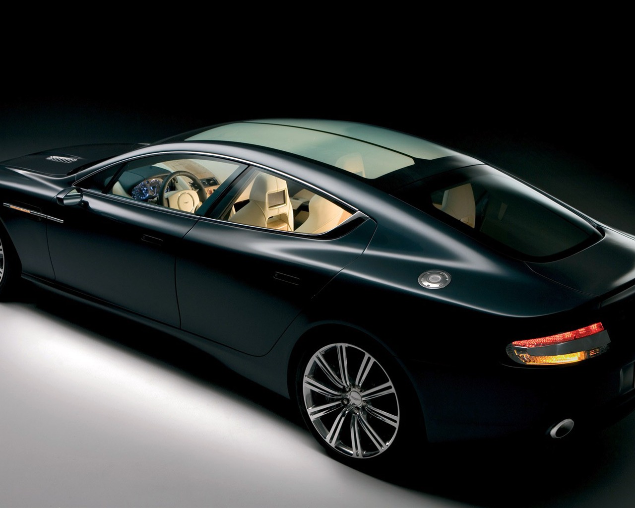 Tapety na plochu Aston Martin (3) #1 - 1280x1024