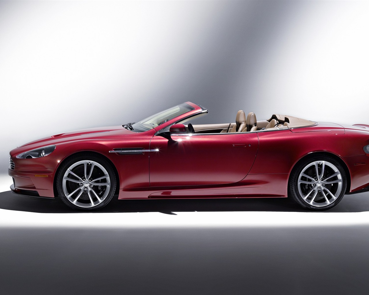 Tapety na plochu Aston Martin (3) #2 - 1280x1024