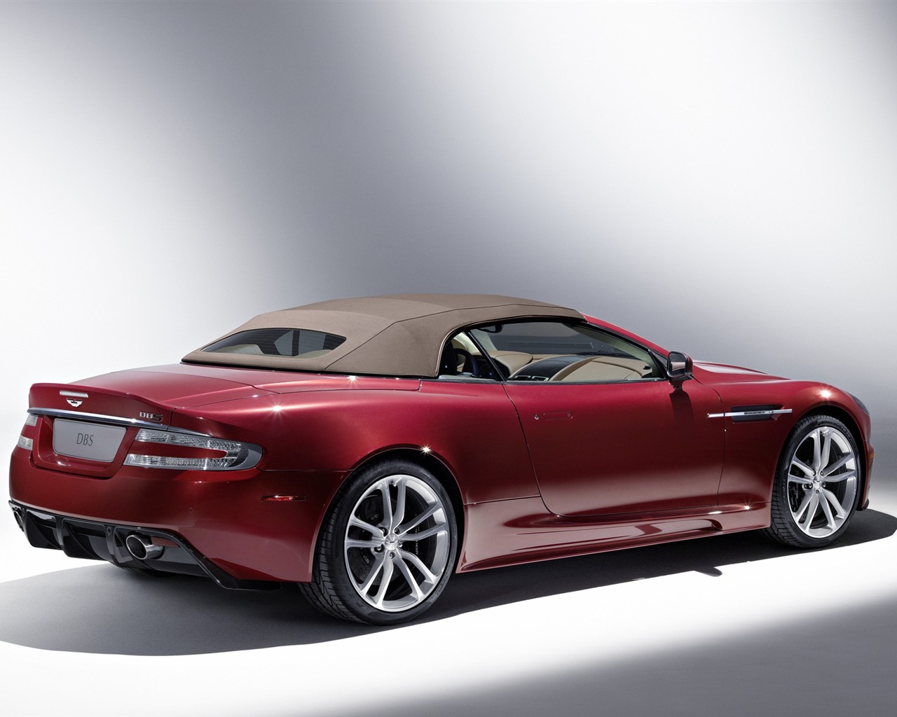 Tapety na plochu Aston Martin (3) #3 - 1280x1024