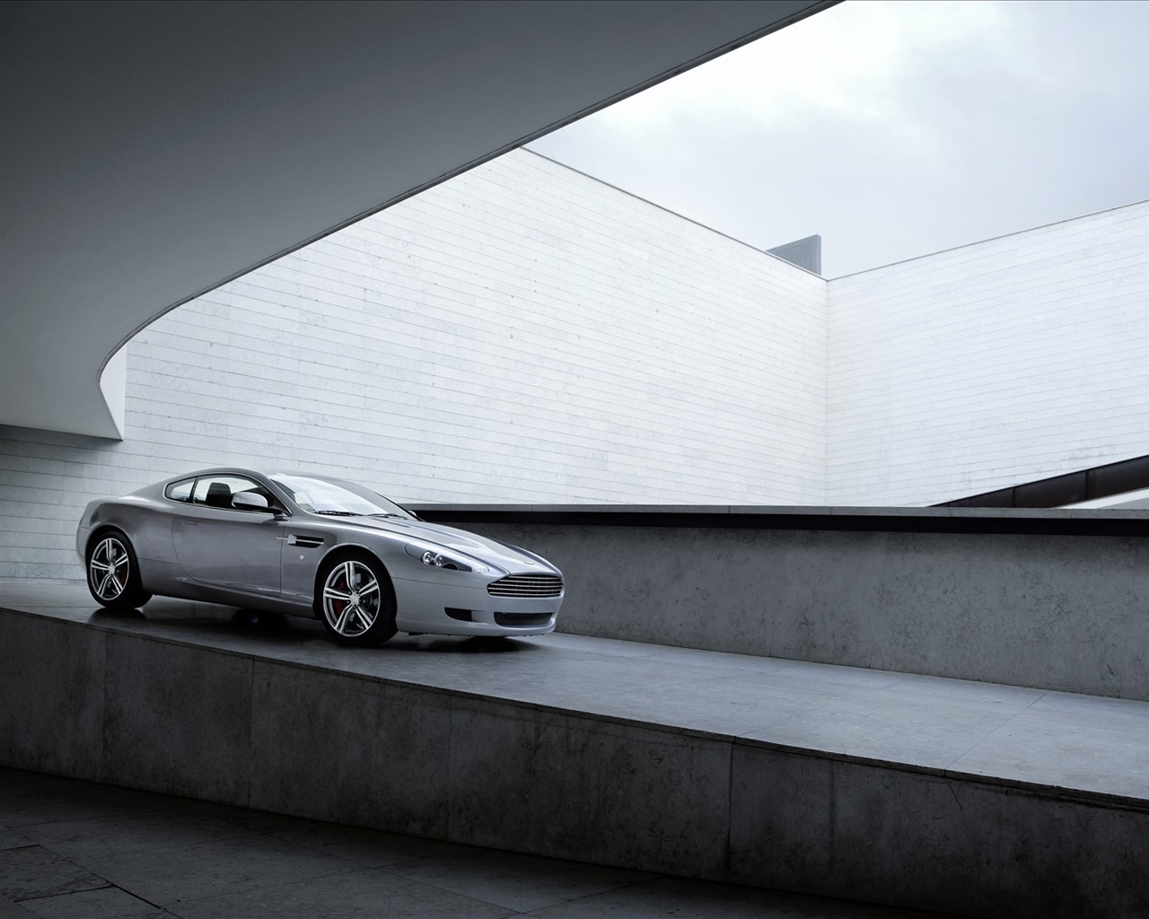 Aston Martin 阿斯頓·馬丁 壁紙(三) #18 - 1280x1024