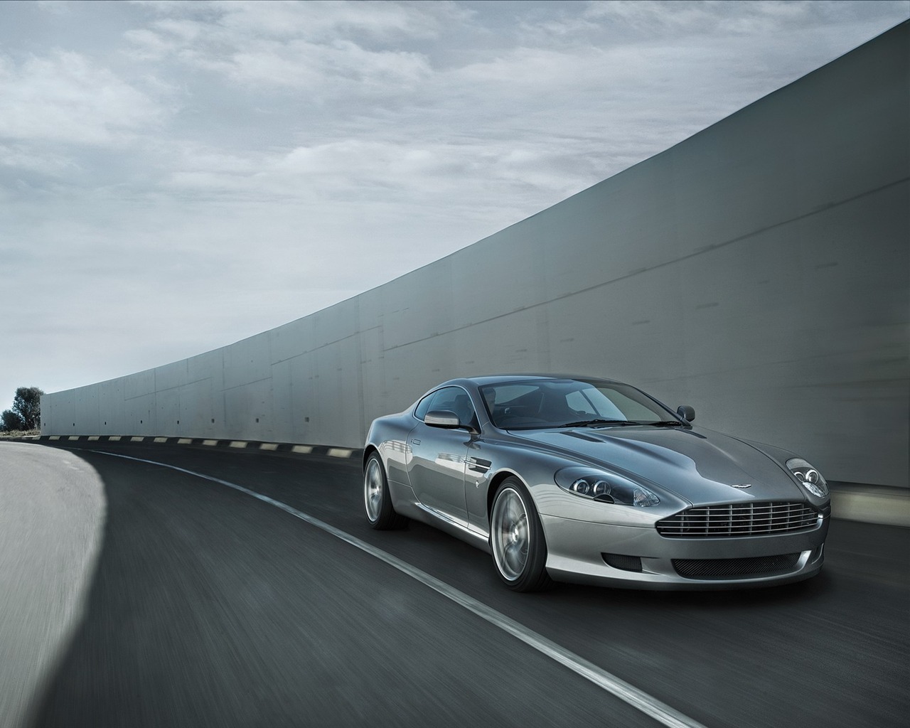 Tapety na plochu Aston Martin (3) #19 - 1280x1024
