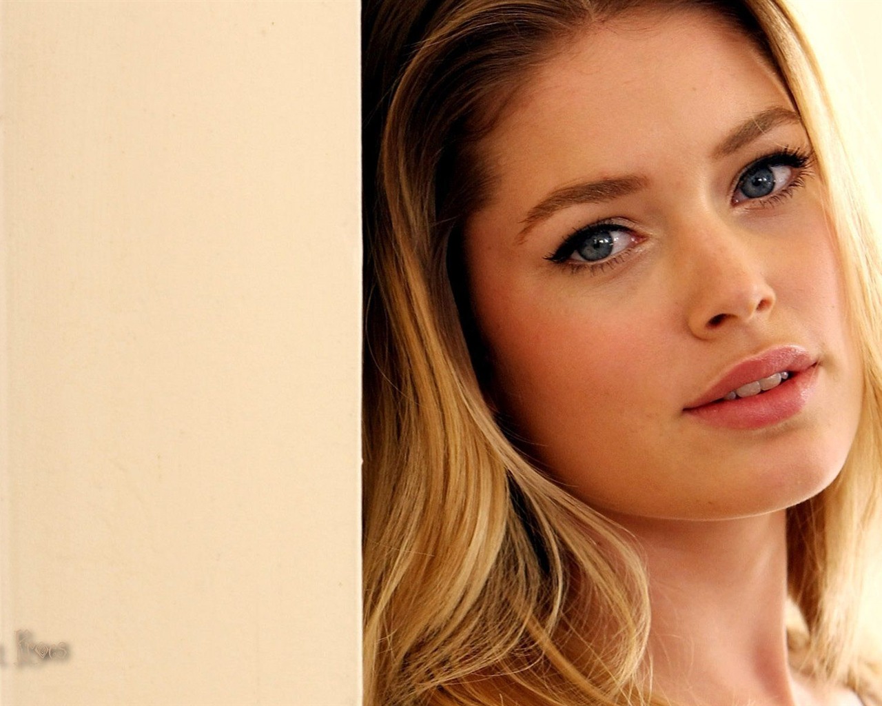 Doutzen Kroes beau fond d'écran #4 - 1280x1024