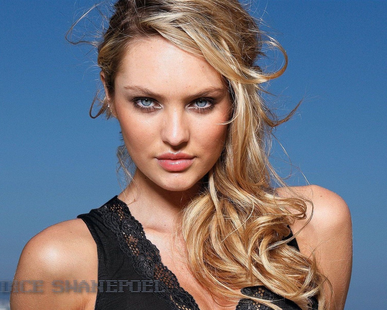 Candice Swanepoel krásnou tapetu #28 - 1280x1024