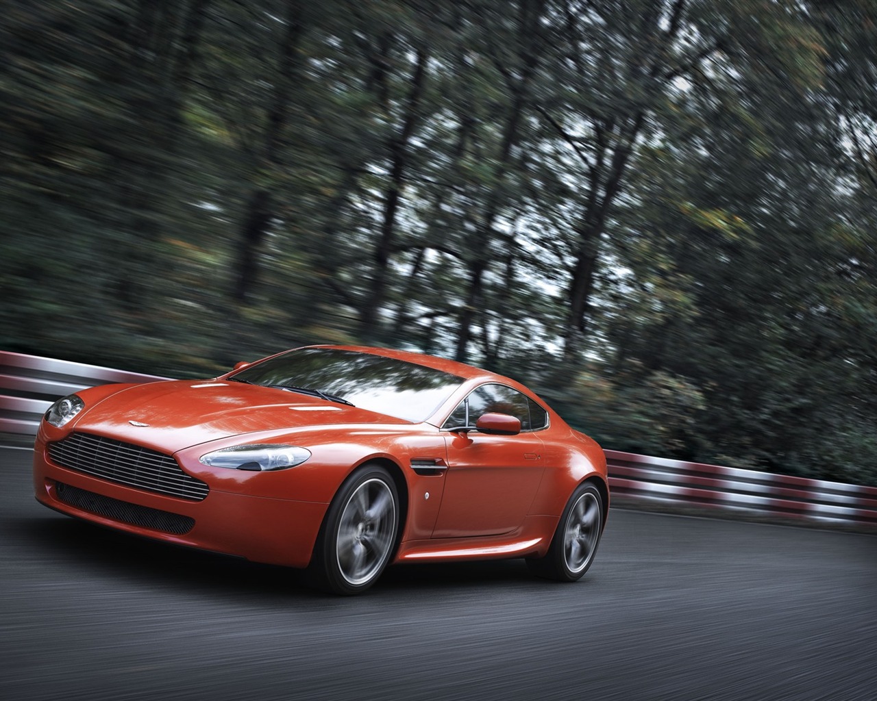 Tapety na plochu Aston Martin (4) #4 - 1280x1024