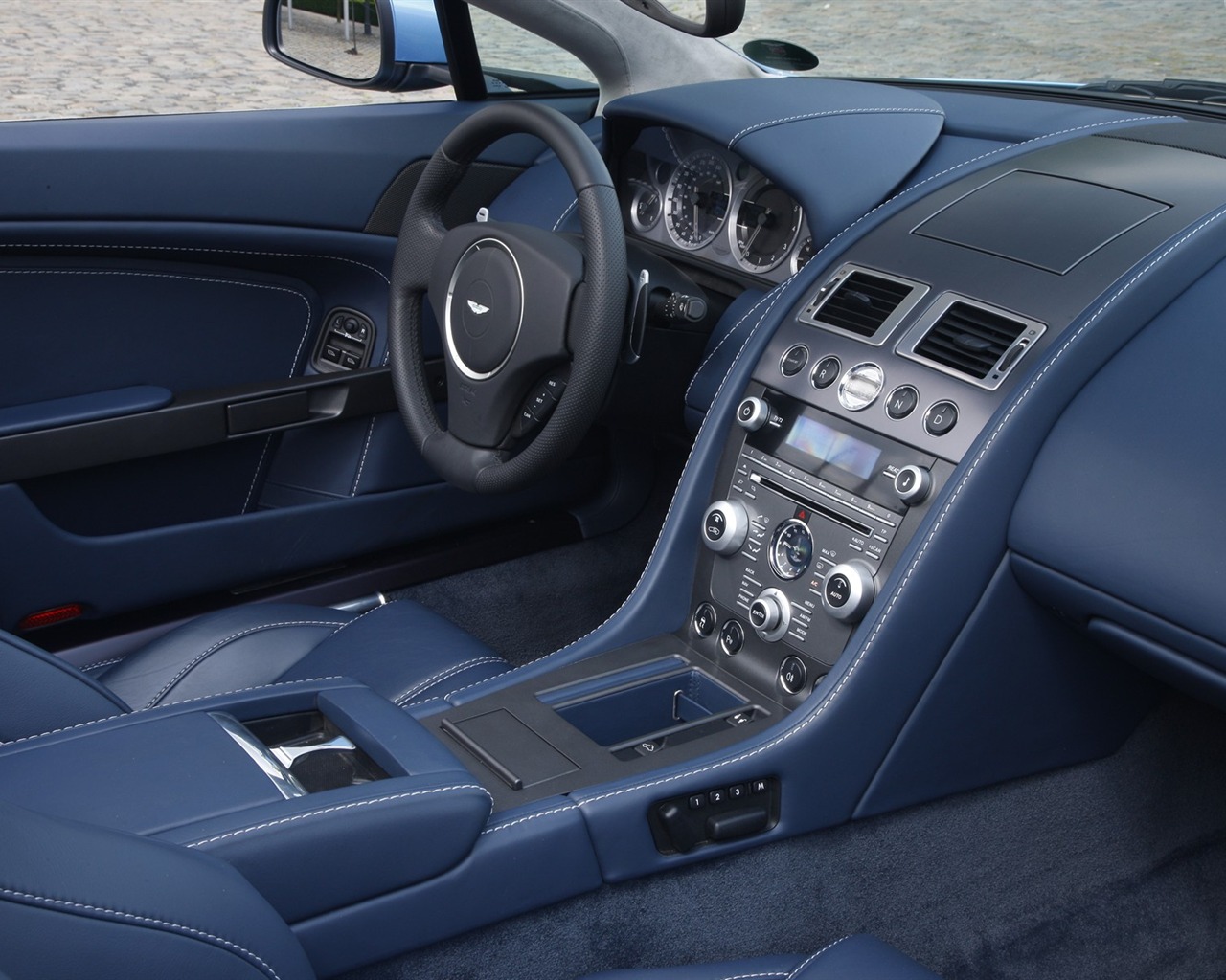 Tapety na plochu Aston Martin (4) #5 - 1280x1024