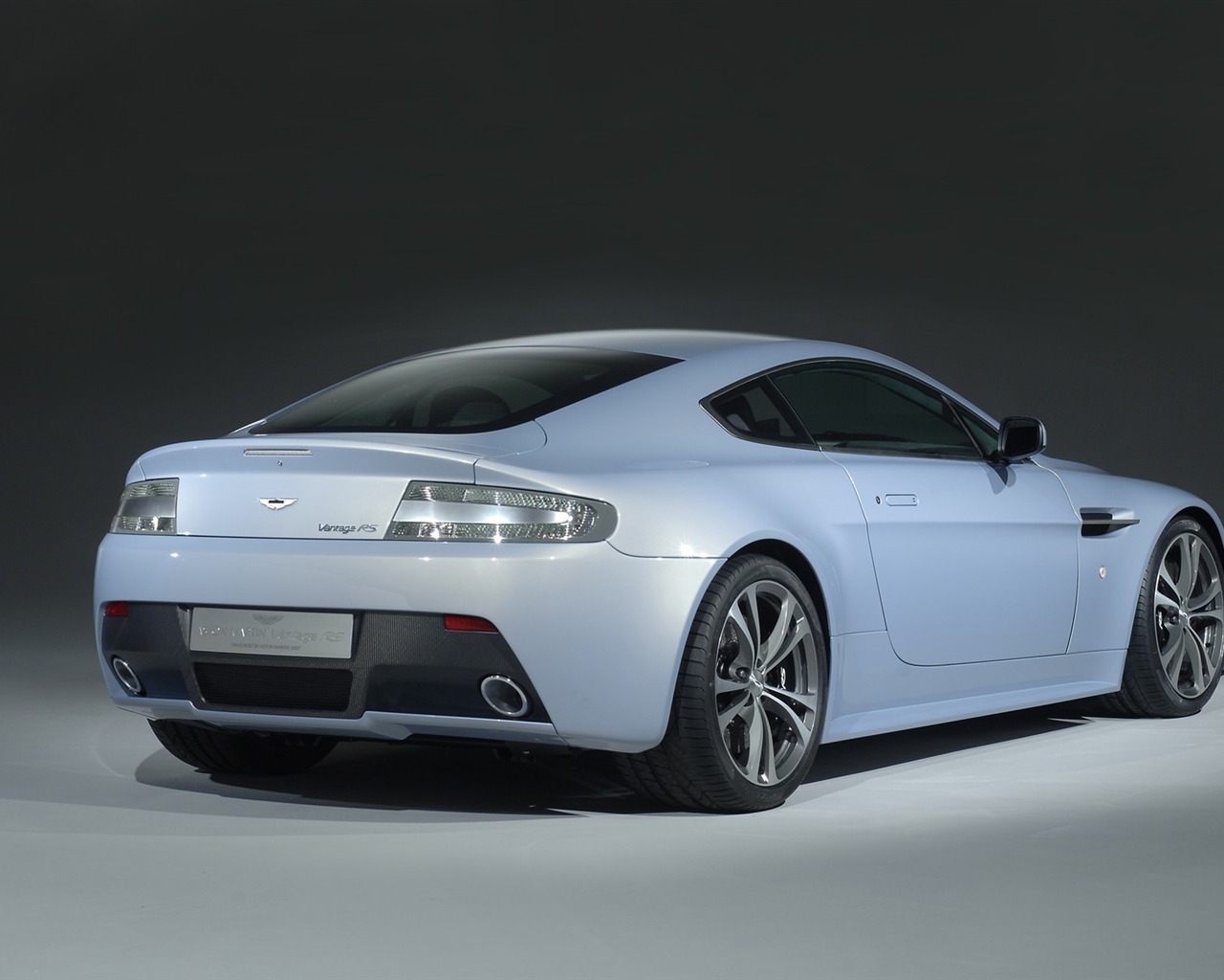 Tapety na plochu Aston Martin (4) #7 - 1280x1024