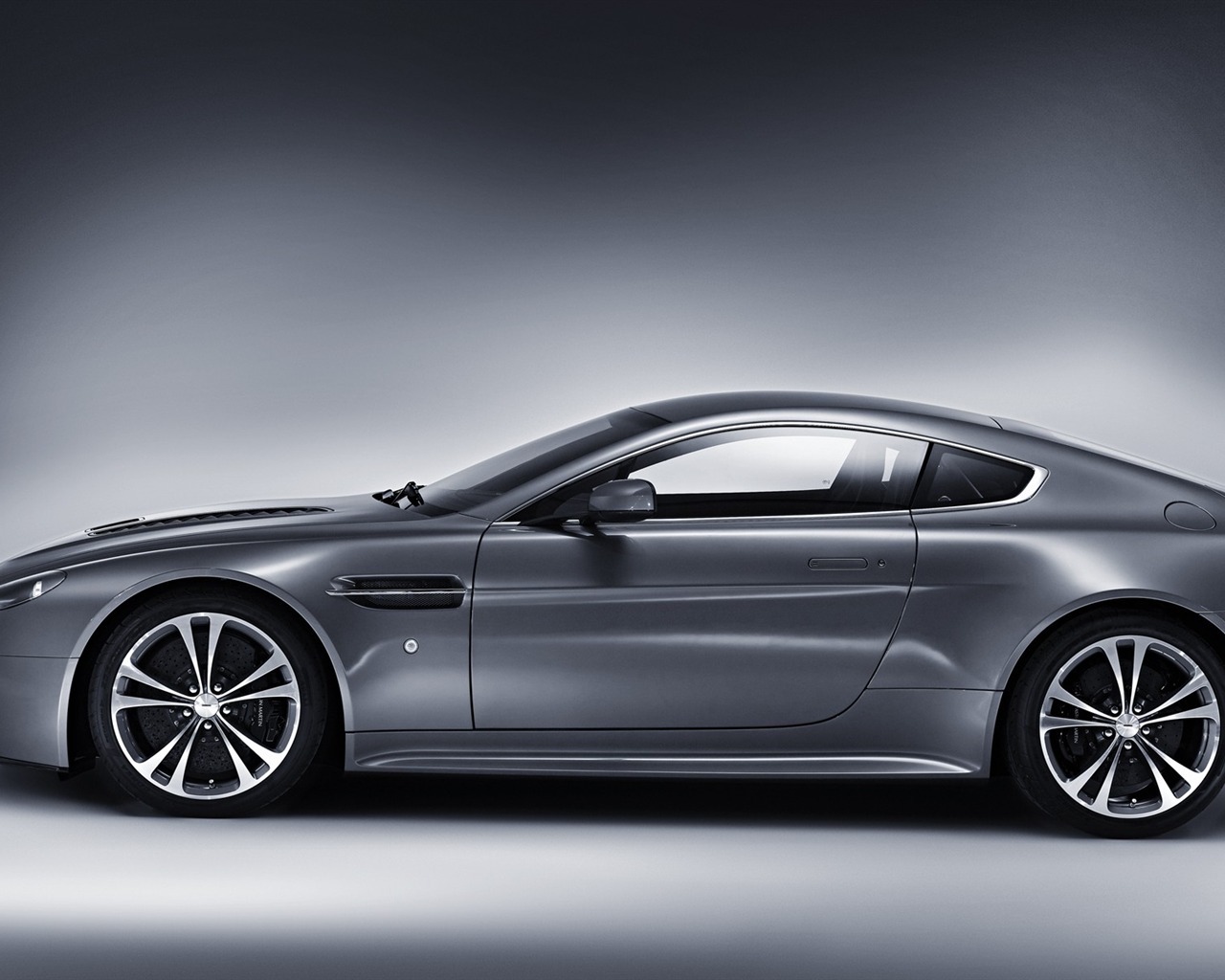 Tapety na plochu Aston Martin (4) #10 - 1280x1024
