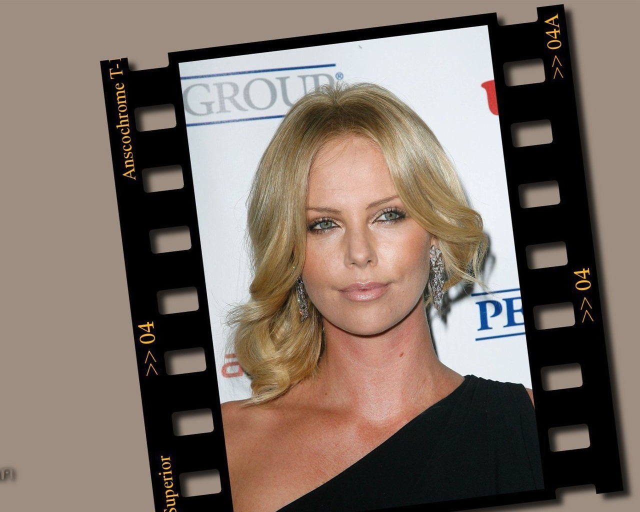 Charlize Theron krásná tapeta #12 - 1280x1024