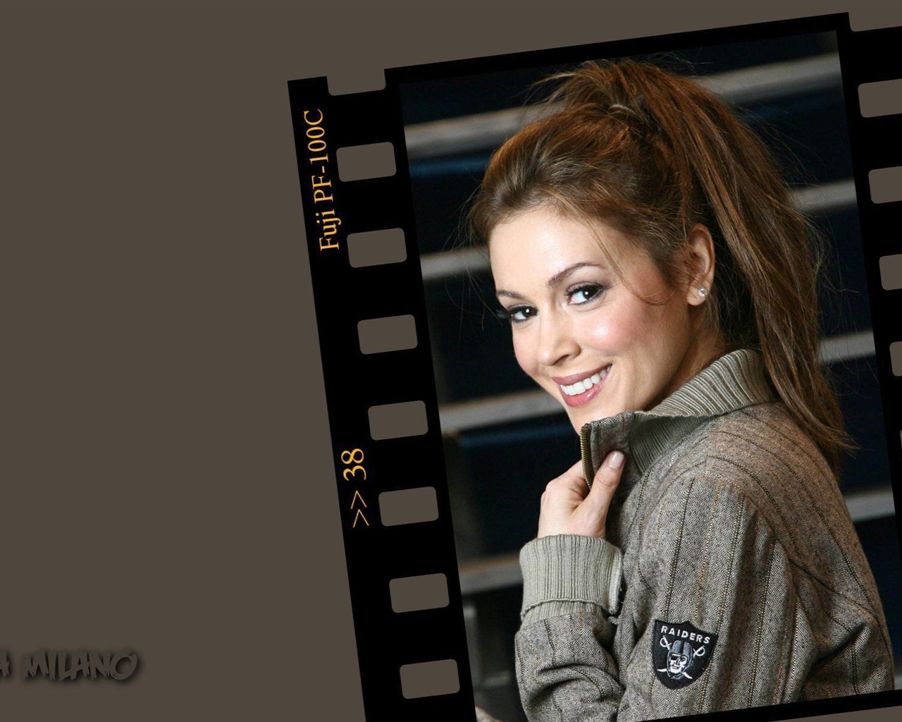 Alyssa Milano krásnou tapetu #9 - 1280x1024