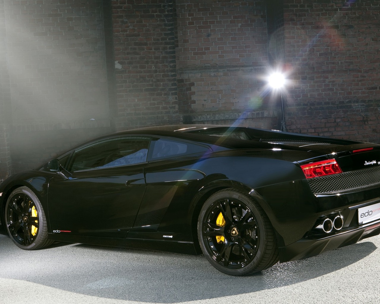 2010 Lamborghini wallpaper #12 - 1280x1024