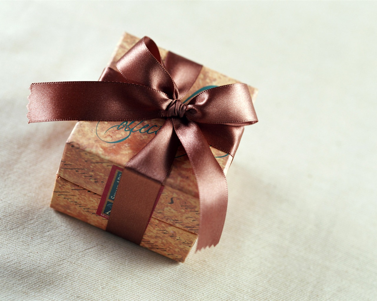 Gift wallpapers (1) #12 - 1280x1024