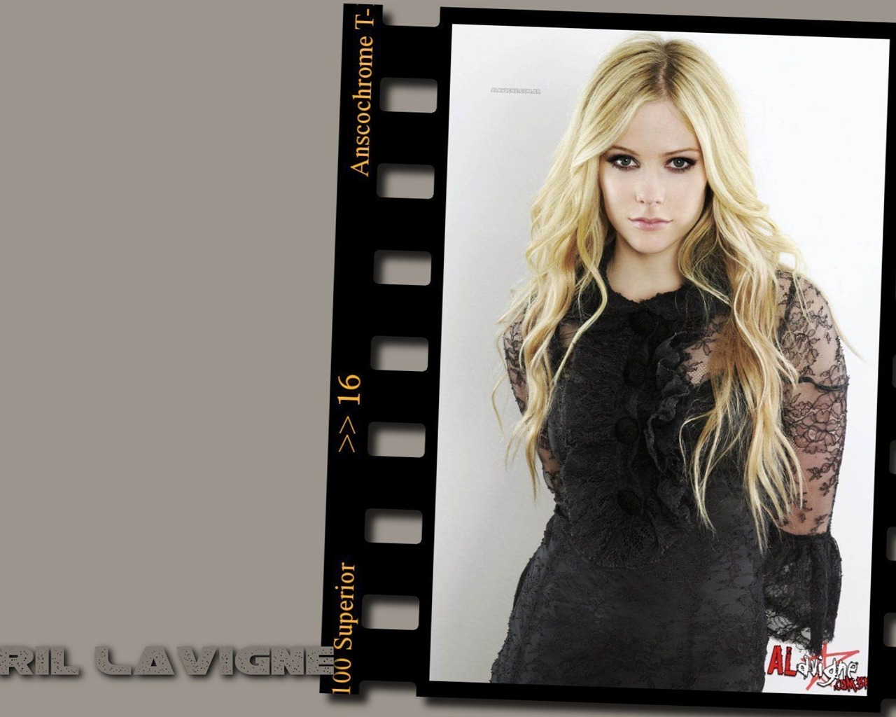Avril Lavigne krásnou tapetu #6 - 1280x1024