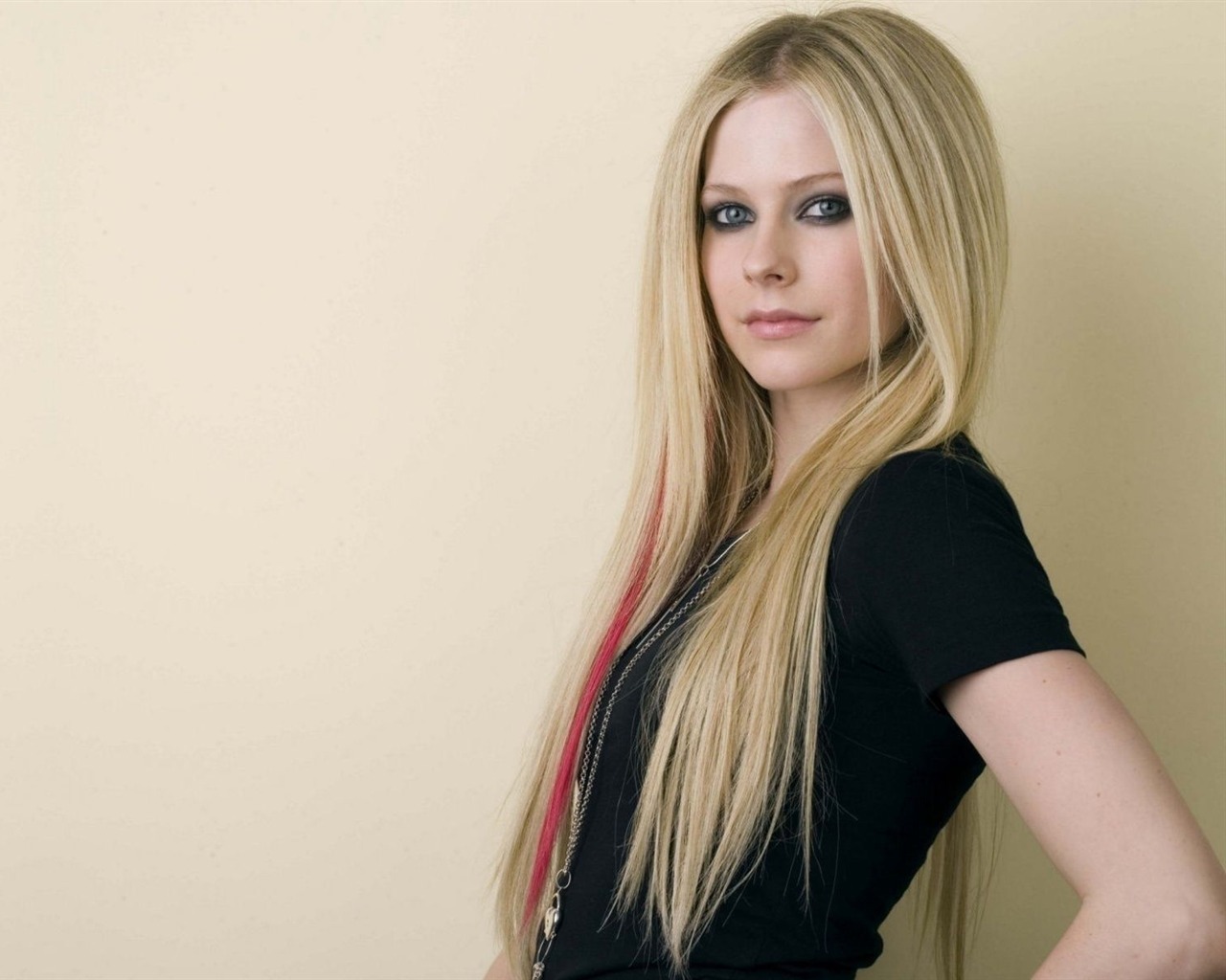 Avril Lavigne krásnou tapetu #8 - 1280x1024