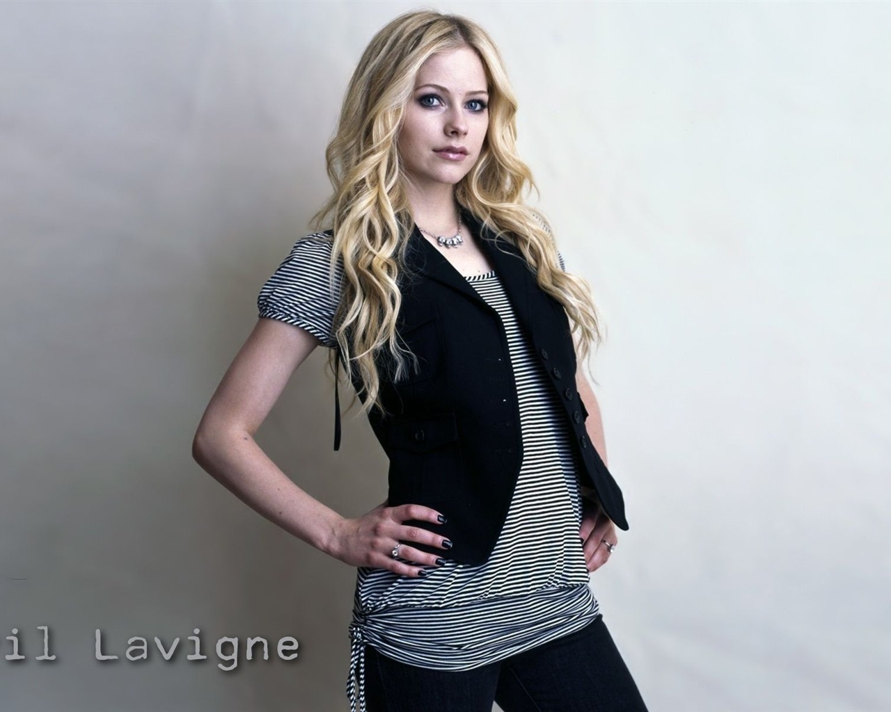 Avril Lavigne beautiful wallpaper #11 - 1280x1024