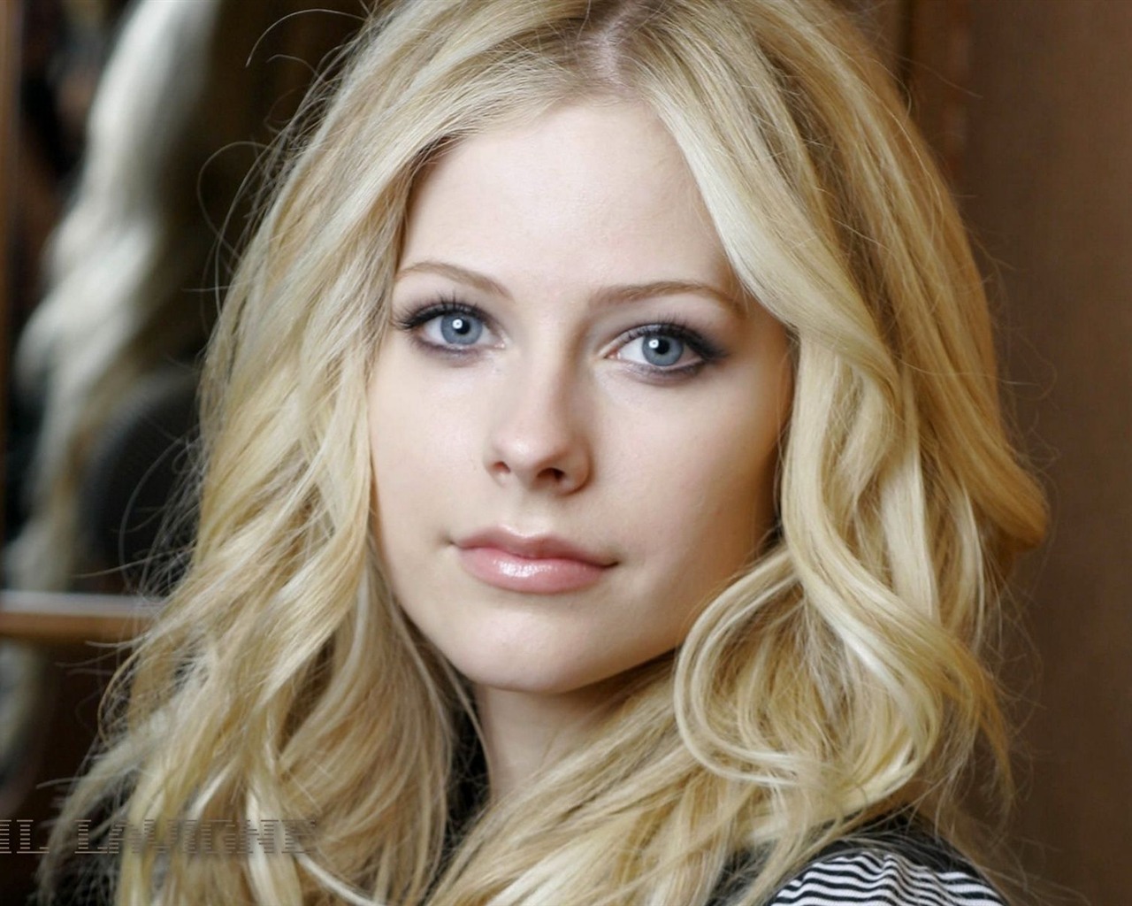 Avril Lavigne schöne Tapete #12 - 1280x1024