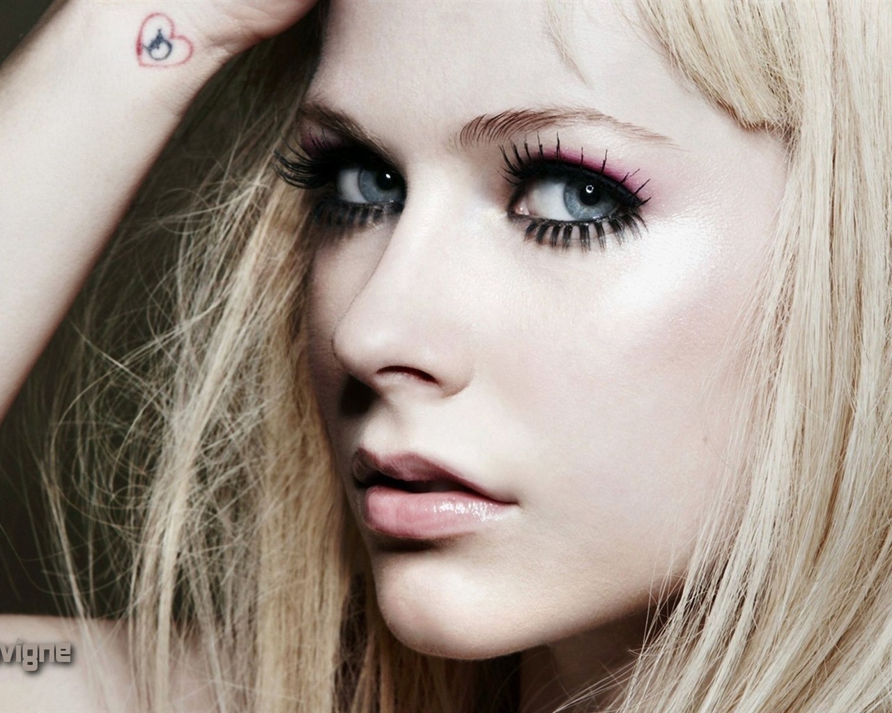 Avril Lavigne krásnou tapetu #13 - 1280x1024