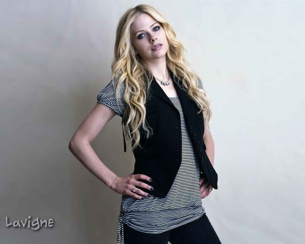 Avril Lavigne schöne Tapete #15 - 1280x1024